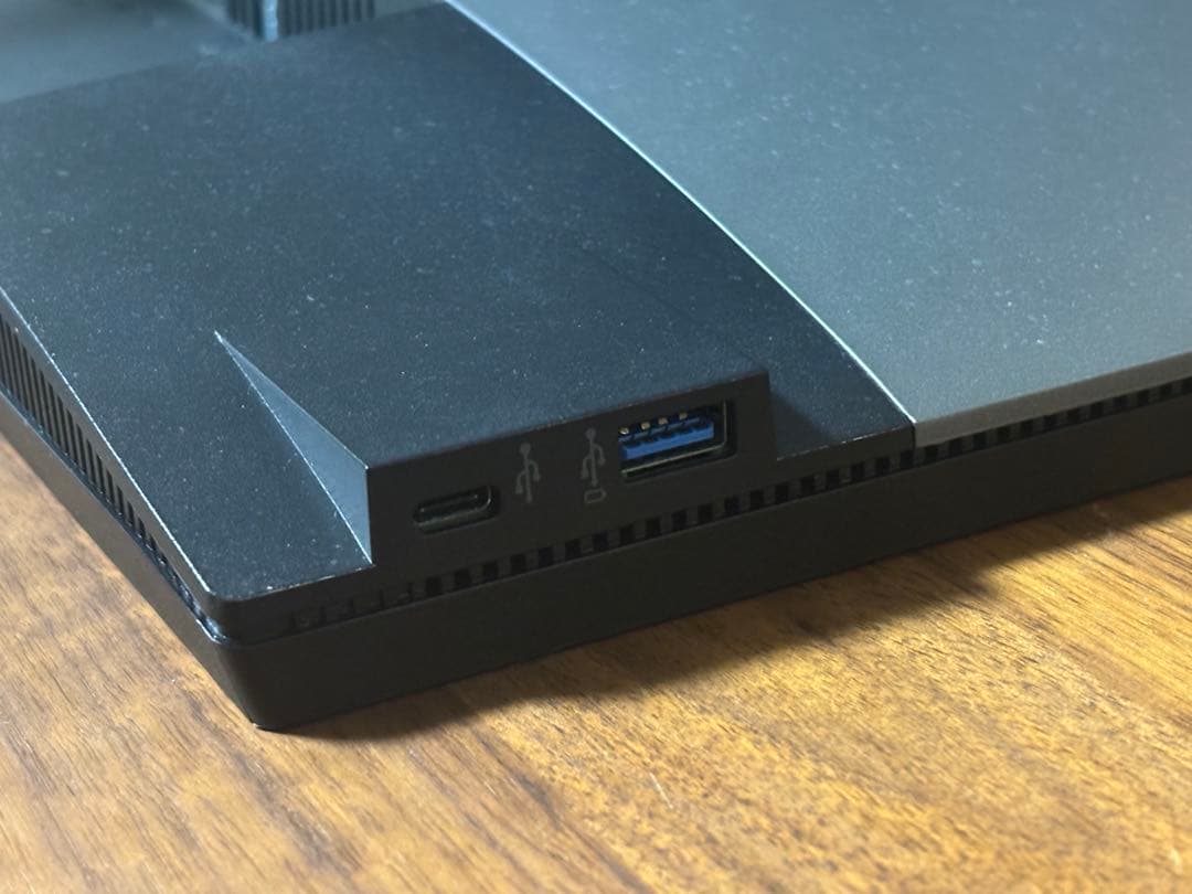 ② DELL U2720QM 27インチ 4Kモニター