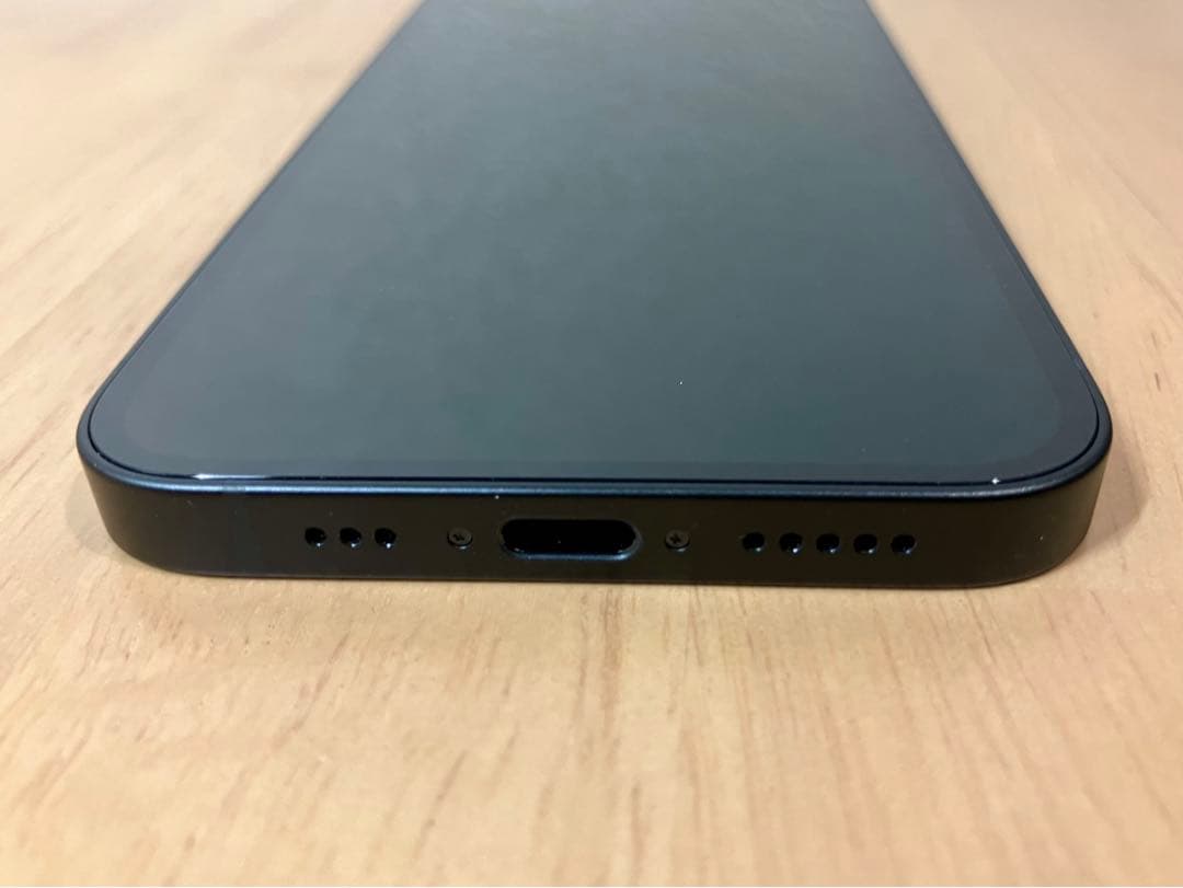 Apple iPhone16e 128GB (香港版・シャッター音無)