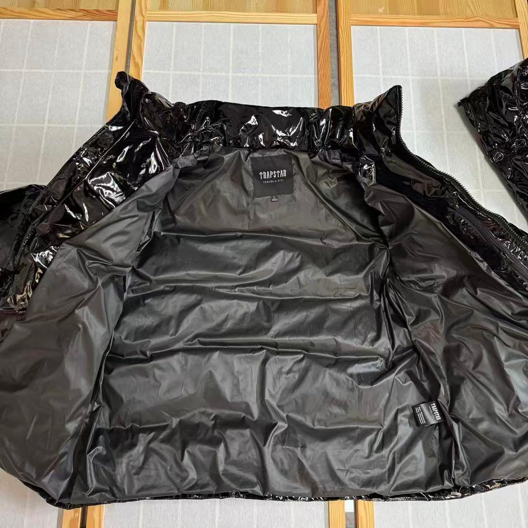 新品 TRAPSTAR 光沢ブラック ダウンジャケット Mサイズ y