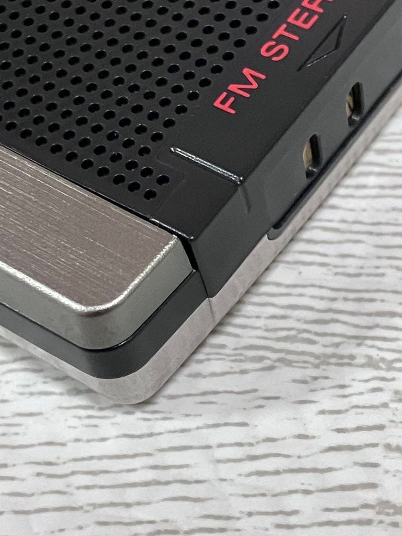 ✨極美品✨SONY のFMステレオ/AMポケッタブルラジオ SRF-R431。