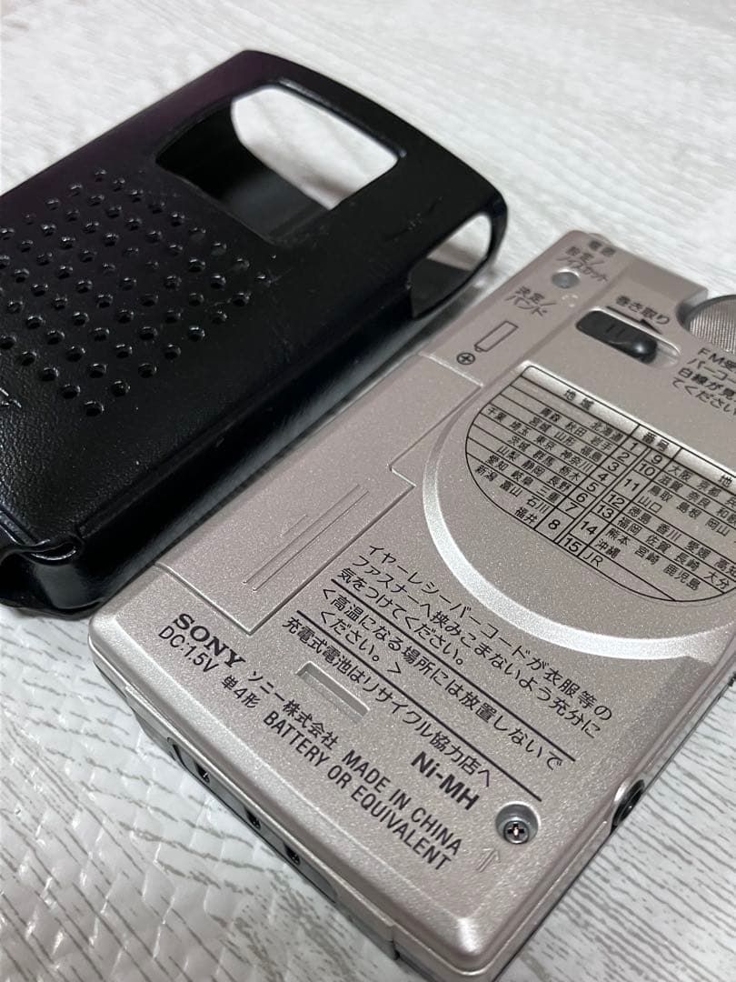 ✨極美品✨SONY のFMステレオ/AMポケッタブルラジオ SRF-R431。