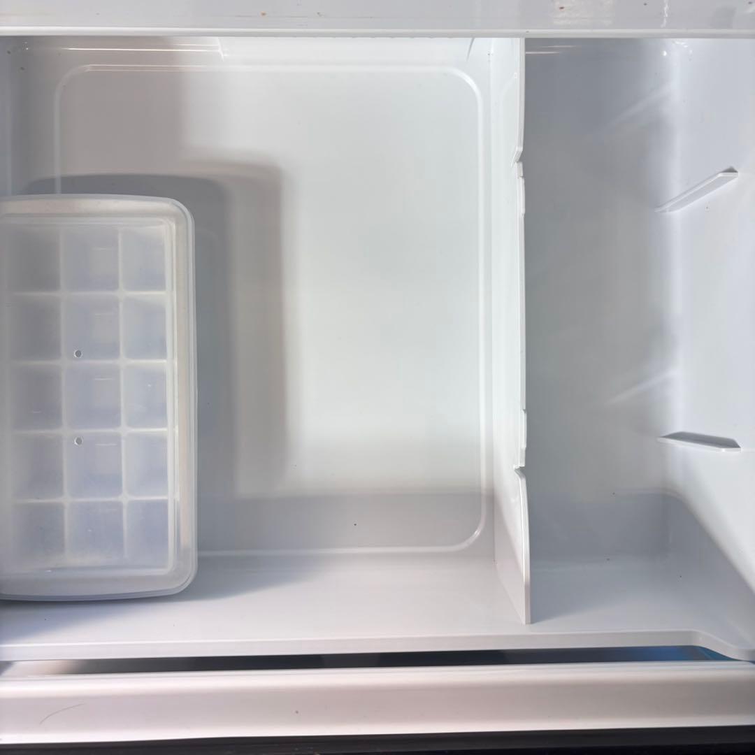 735 ブラックカラー　2023年製　冷蔵庫　100L〜200L 一人暮らし