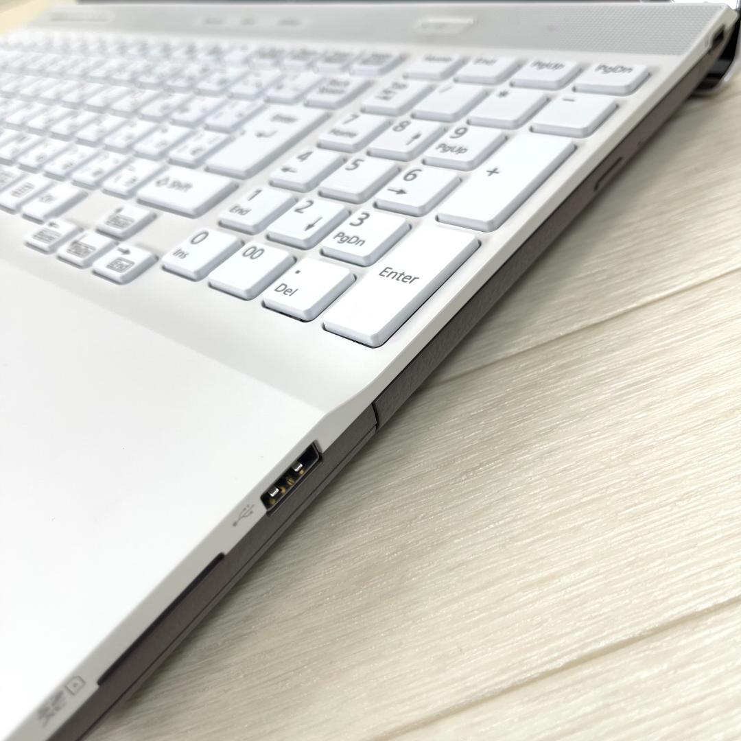 富士通 i3 高速SSD＋HDD メモリ8 windows11ノートパソコン