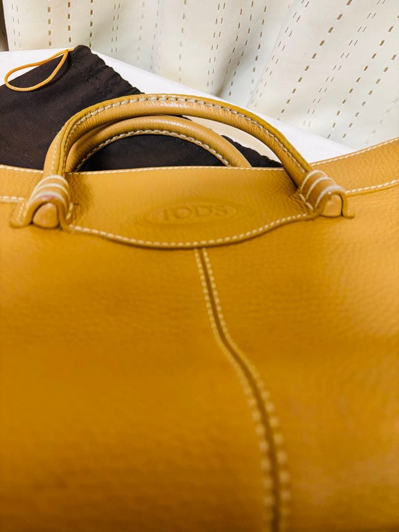 TOD'S　トッズ　レザーハンドバッグ　ベージュ　保存袋　カード　ハンドバッグ