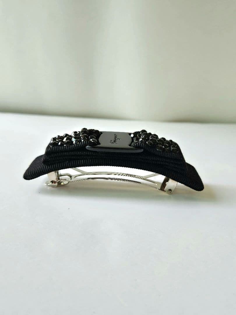 Ferragamo クリスタル付きヘアクリップ