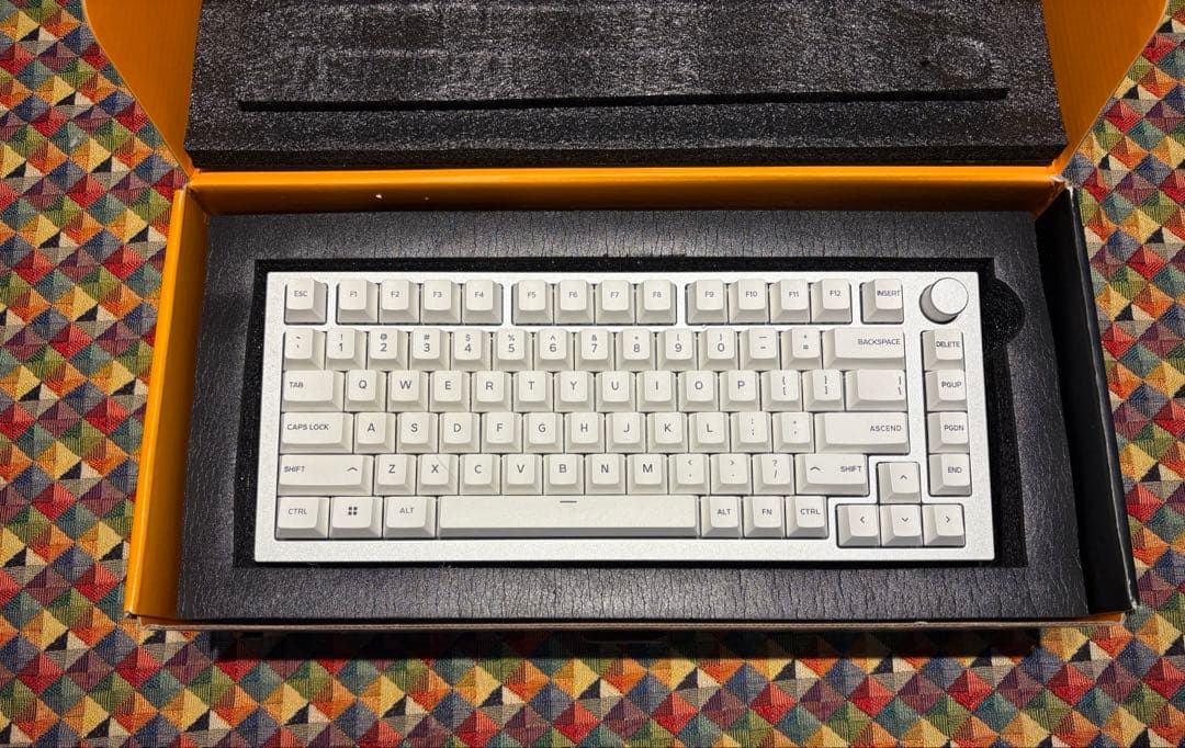 Glorious GMMK Pro 75% メカニカルキーボード