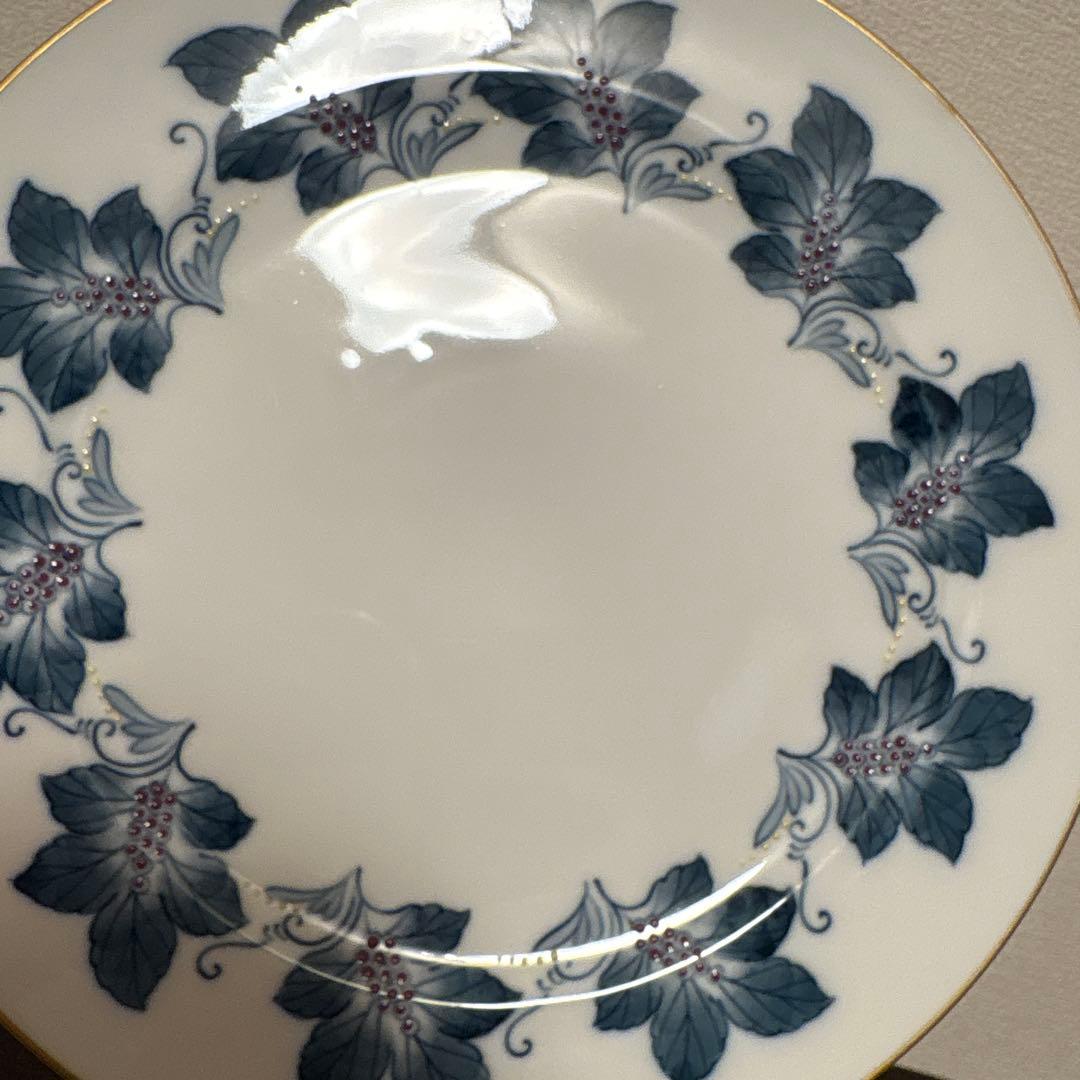 大倉陶園　金彩草花絵　呉須　手描き　ディナープレート　26cm