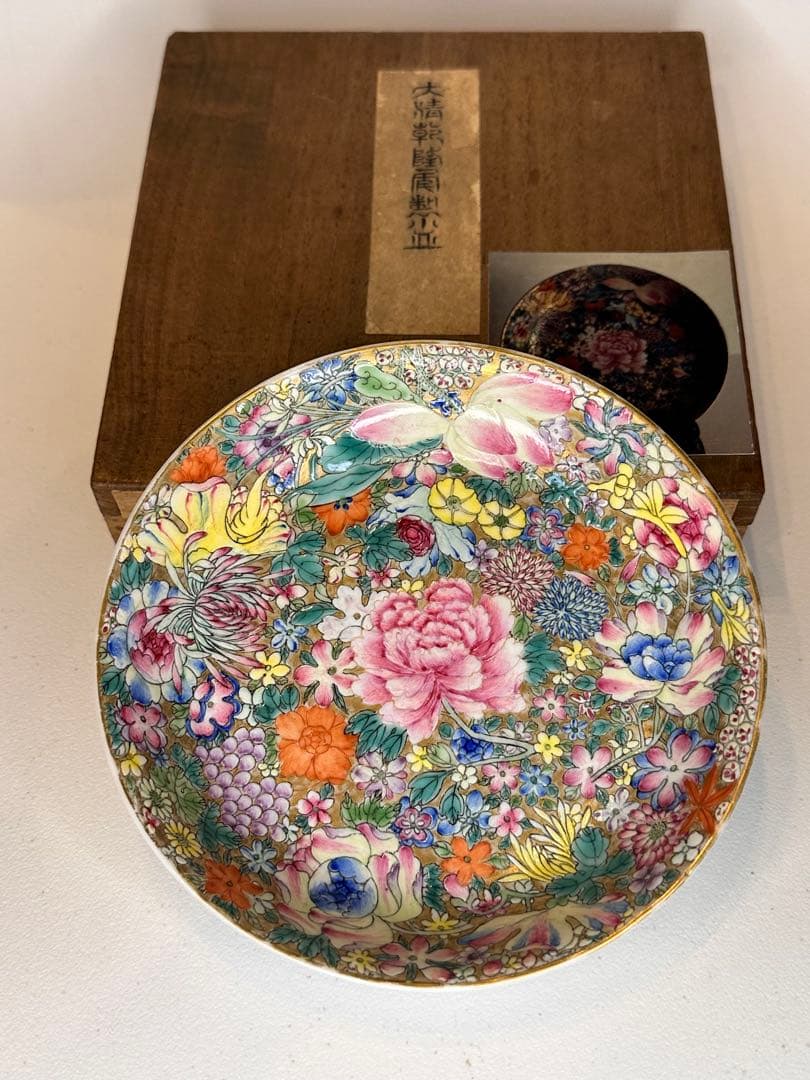 希少品 中国大清乾隆年製 百花不落地小皿 金彩満彩絵 盘口金彩 有銘 共箱共布