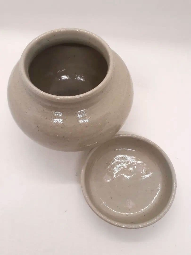 日高伸治　青白磁蓋付薬壺　未使用