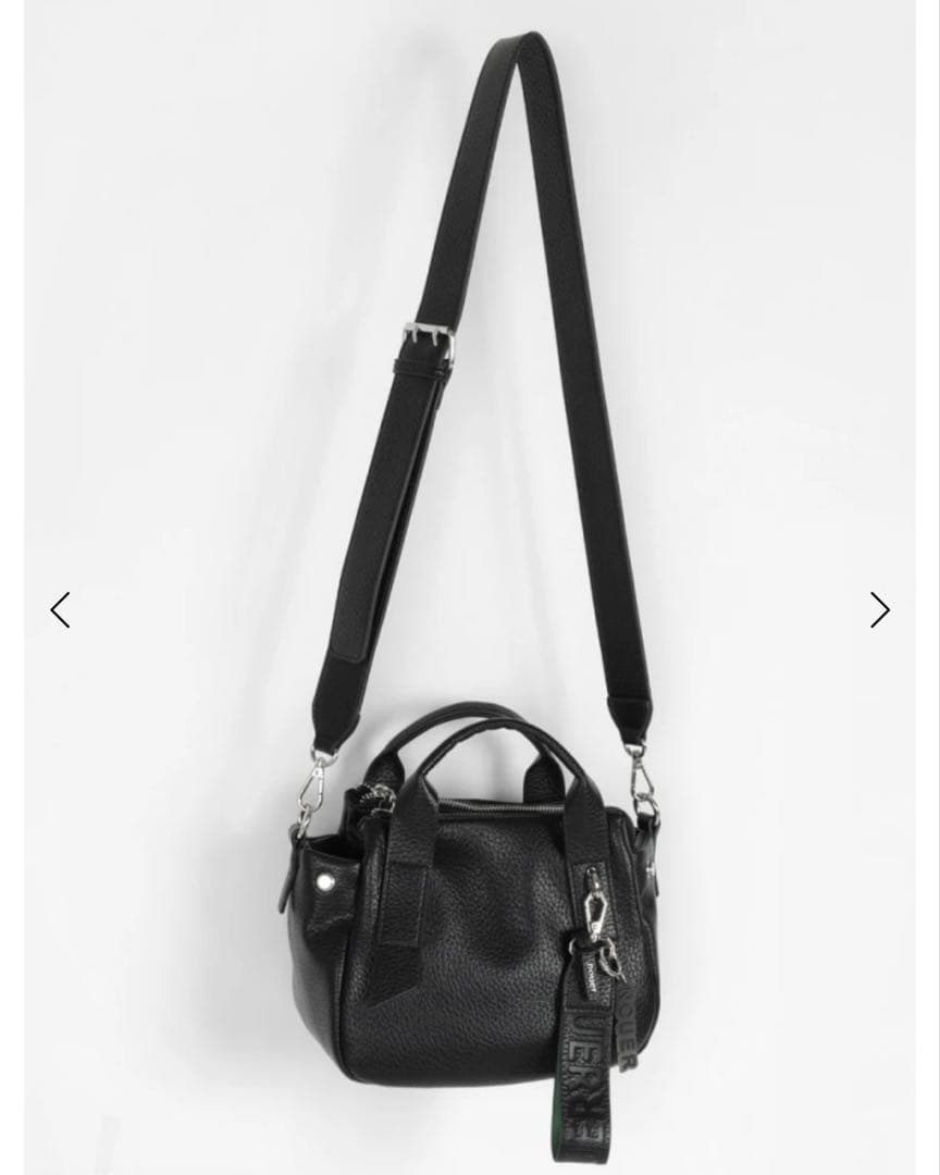 nouer 2way ショルダーバッグ ブラック チャーム3点付き