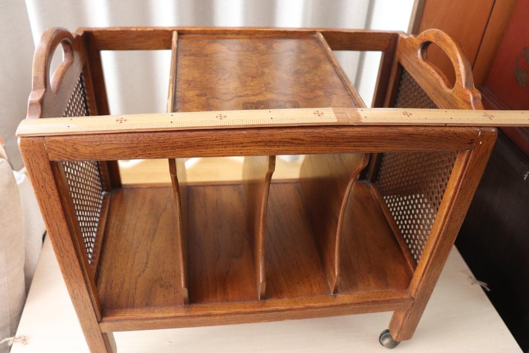 木製　マガジンラック サイドテーブル　キャスター付き