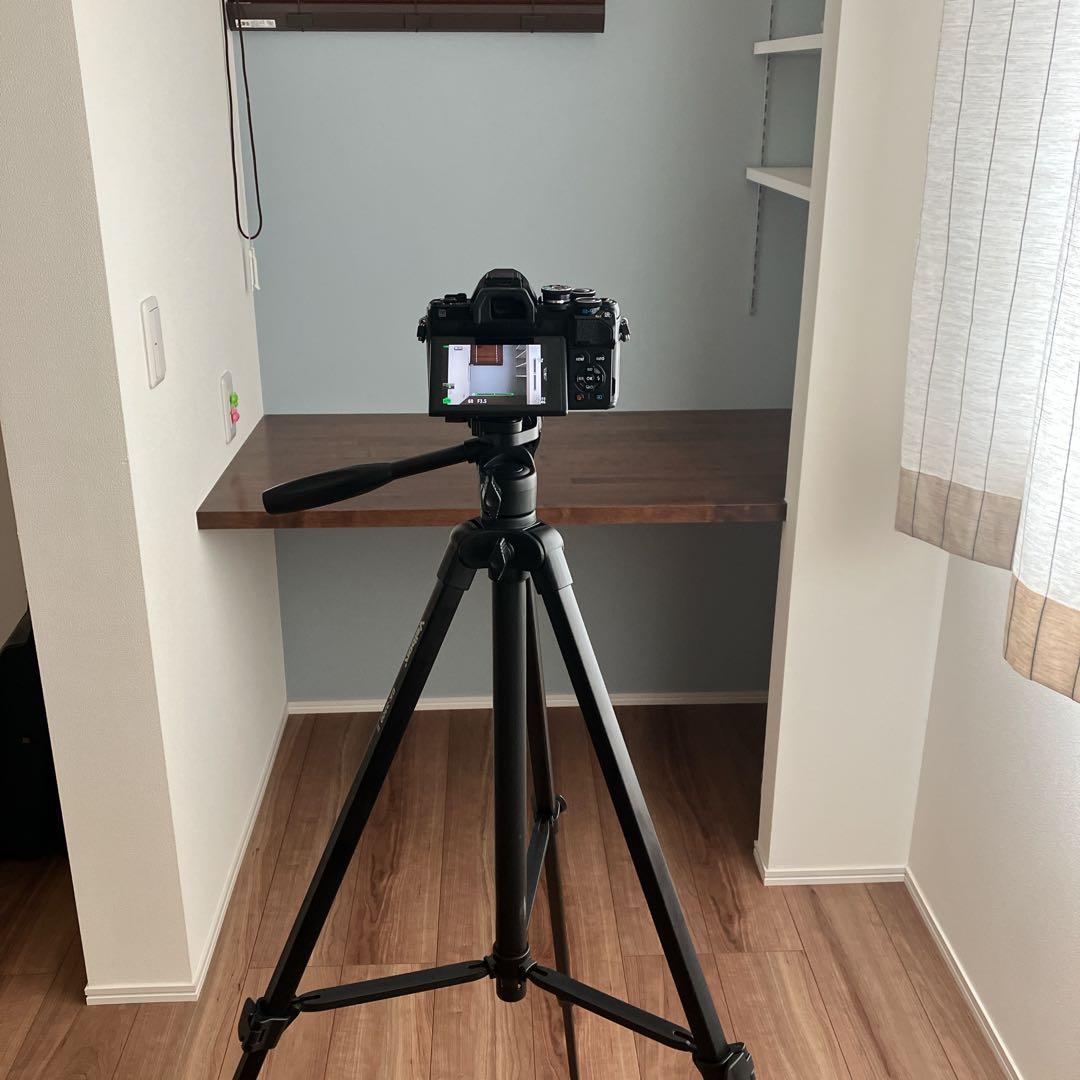 新品級♪OLYMPUS E-M10 Mark III ダブルズーム　人気機種