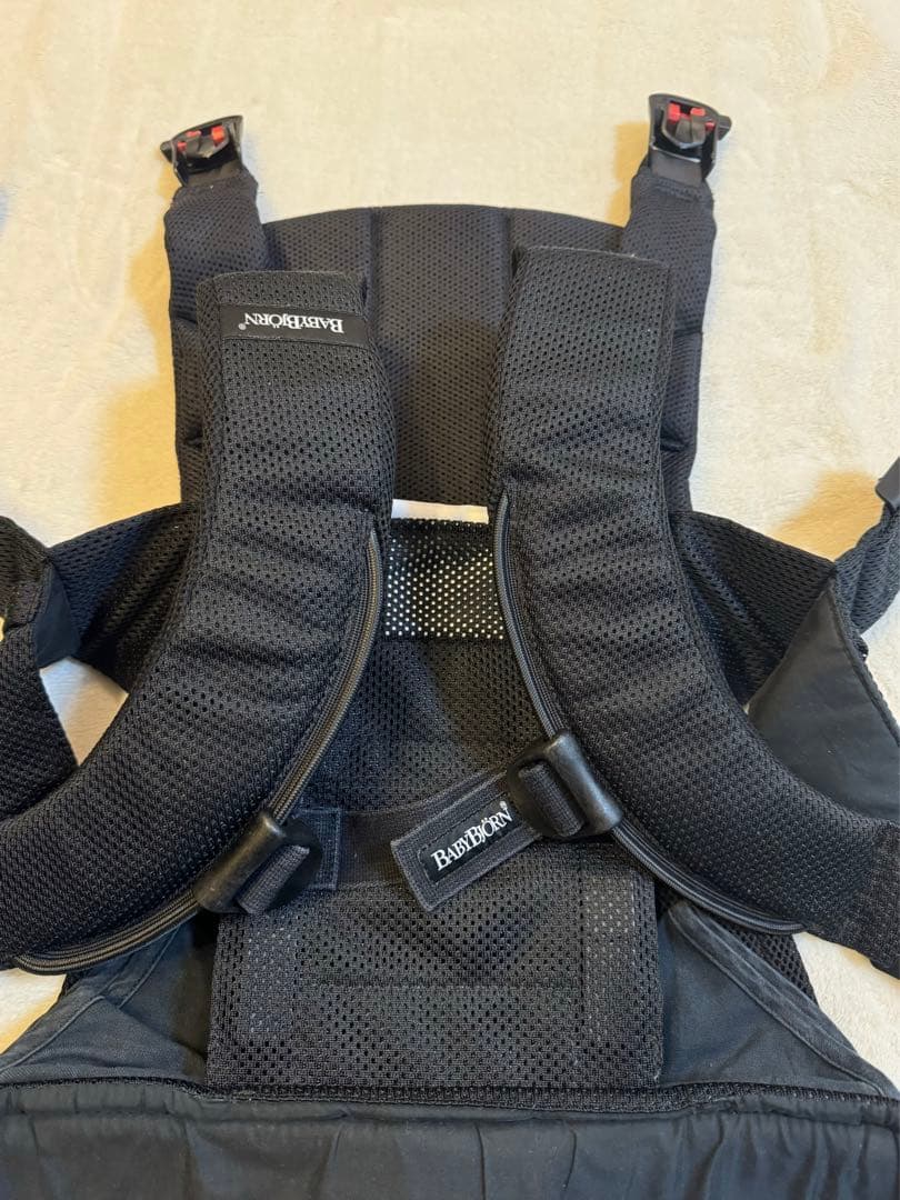⚠︎まあ　極美品✴︎除菌済み BABYBJÖRN ベビージョルン ワンカイエア
