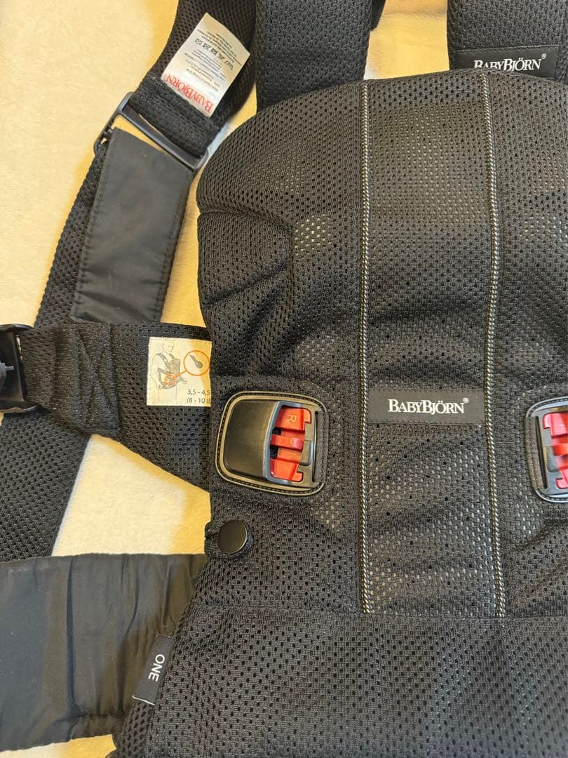 ⚠︎まあ　極美品✴︎除菌済み BABYBJÖRN ベビージョルン ワンカイエア
