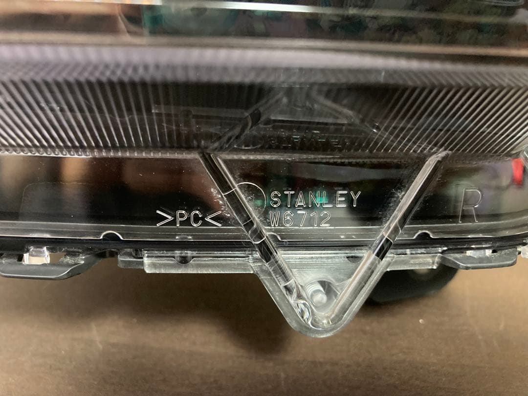 N-BOXカスタム(JF5) 右ヘッドライト　美品