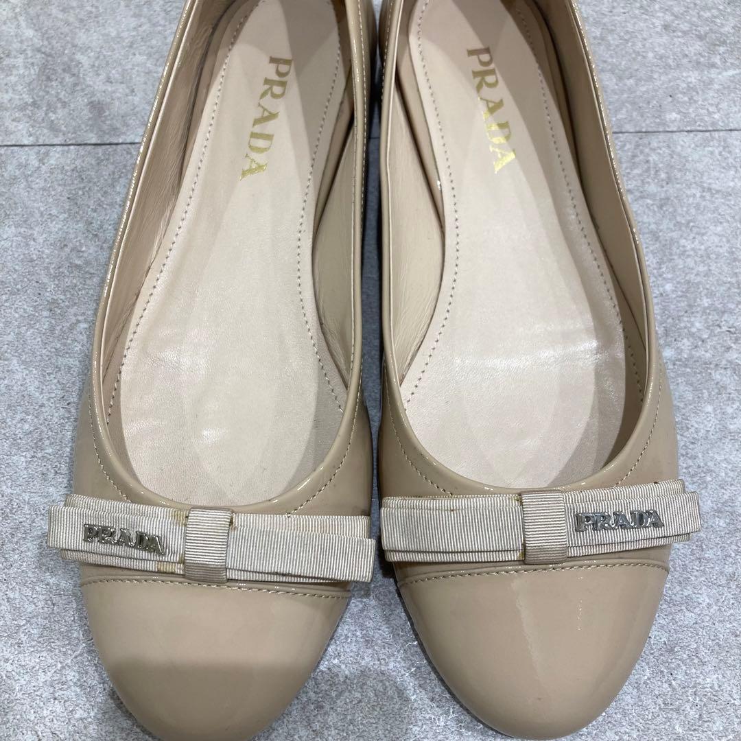 ⭐︎箱ケアカード付属　美品　プラダ　フラットシューズ　ベージュ　エナメル