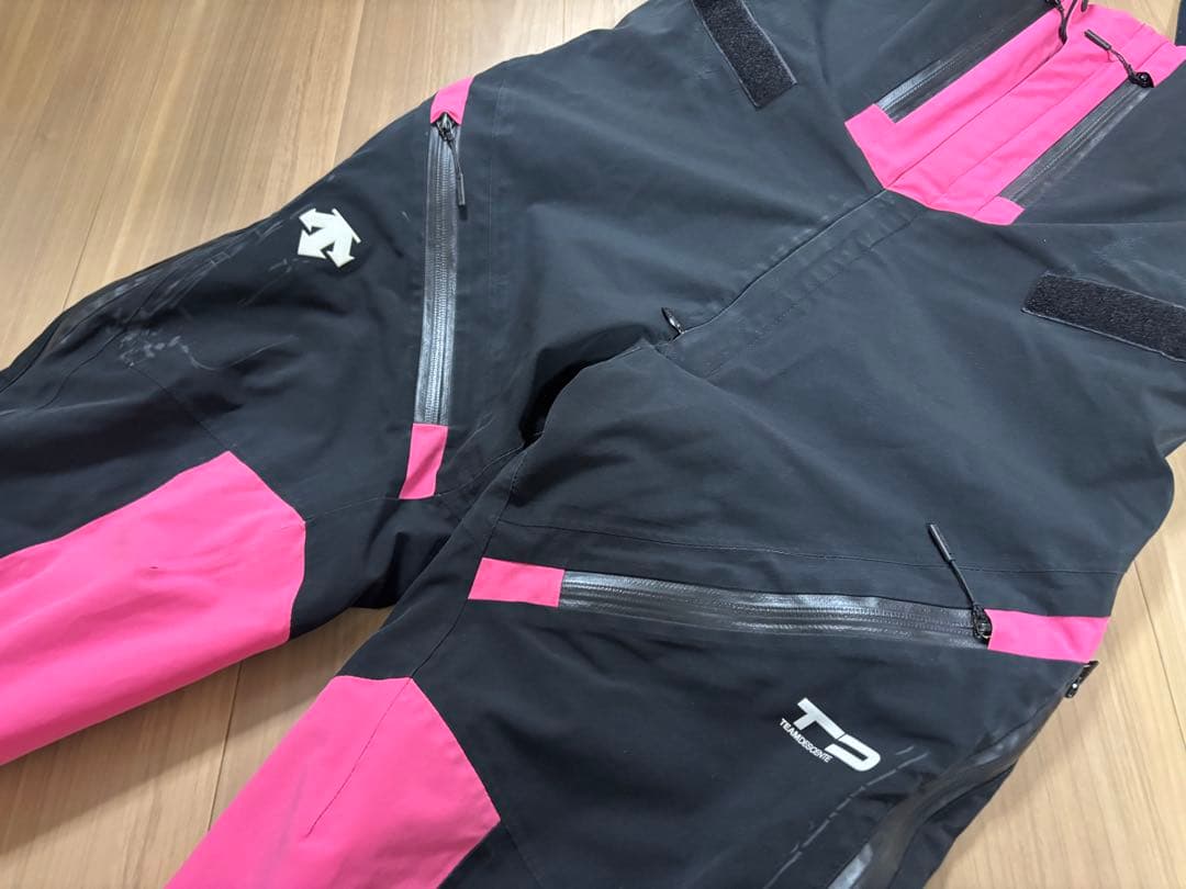 ★22年モデル★お洒落　非売品　選手用　デサントメイト　スキーウエア 上下　デモ