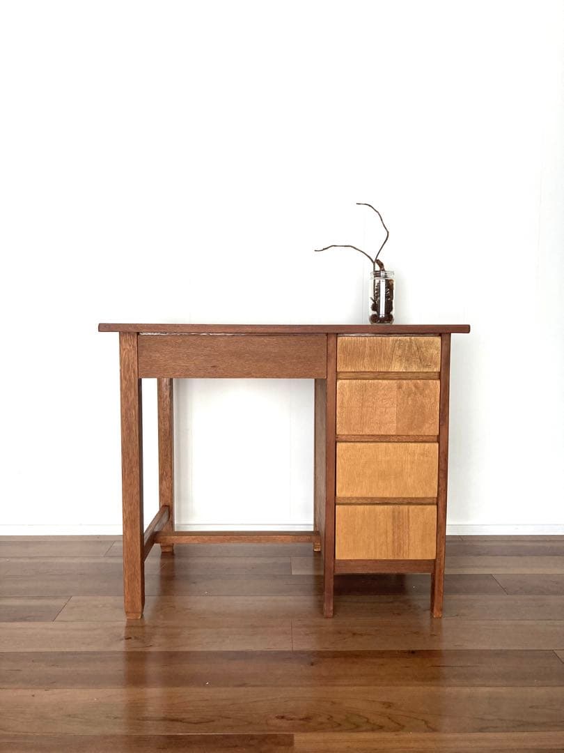 【メンテ済み】シンプルなデザインの木製机　片袖机　ビンテージ　昭和レトロ