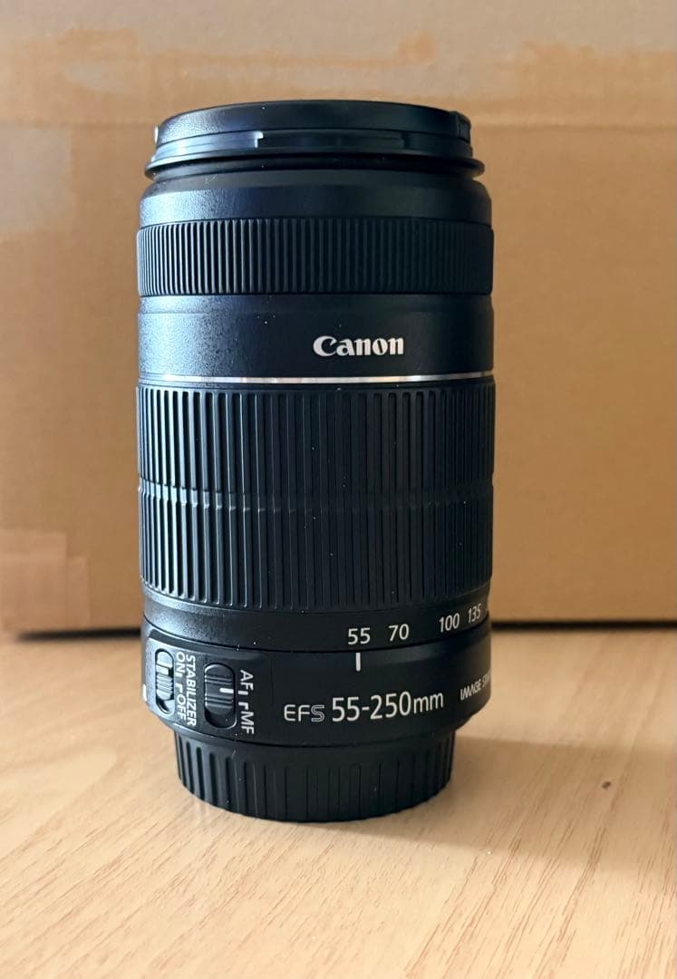 望遠レンズ　Canon EF-S 55-250mm IS