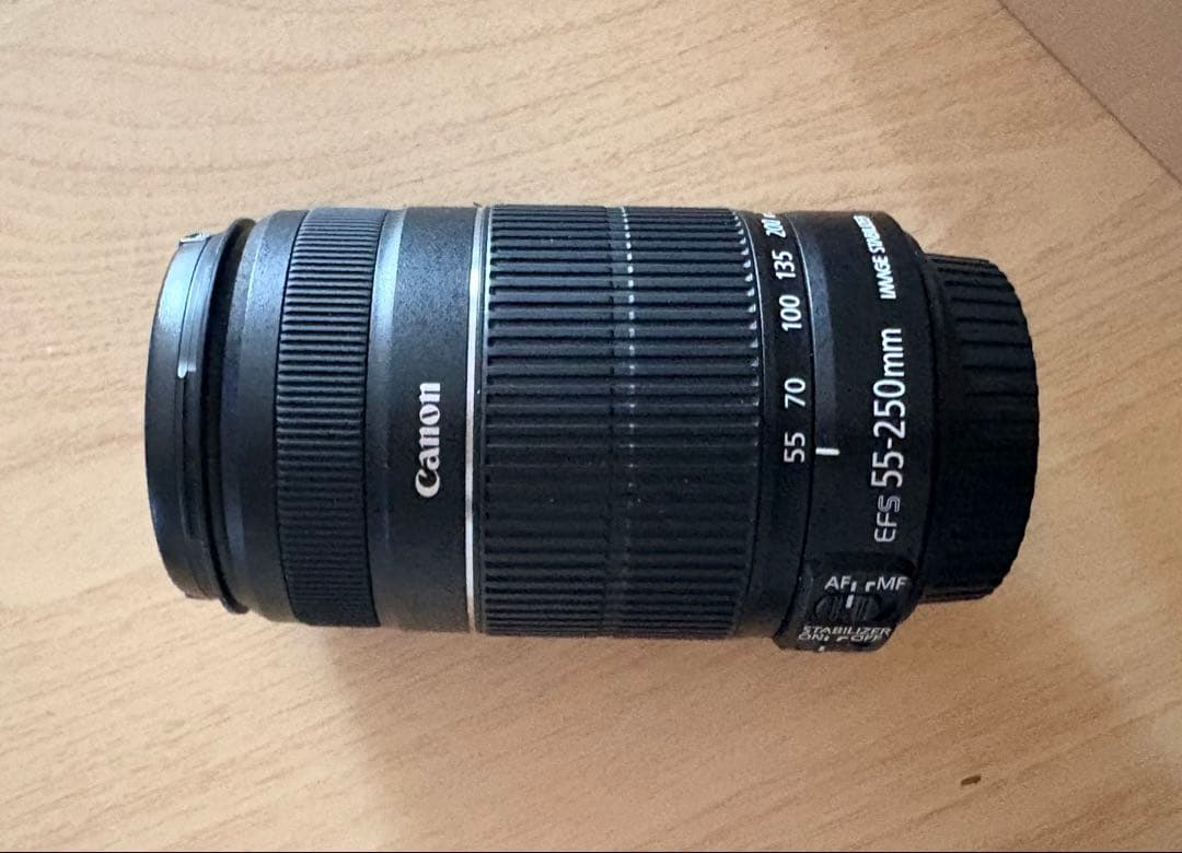 望遠レンズ　Canon EF-S 55-250mm IS