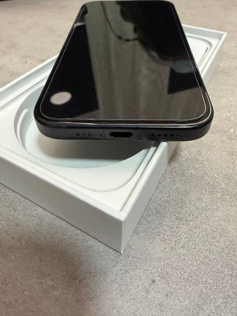 iPhone 15 128GB ブラック　SIMフリー