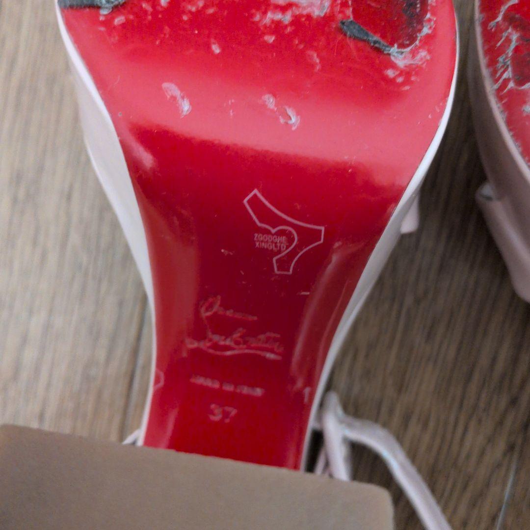 Christian Louboutin エナメル レザー サンダル 太ヒール