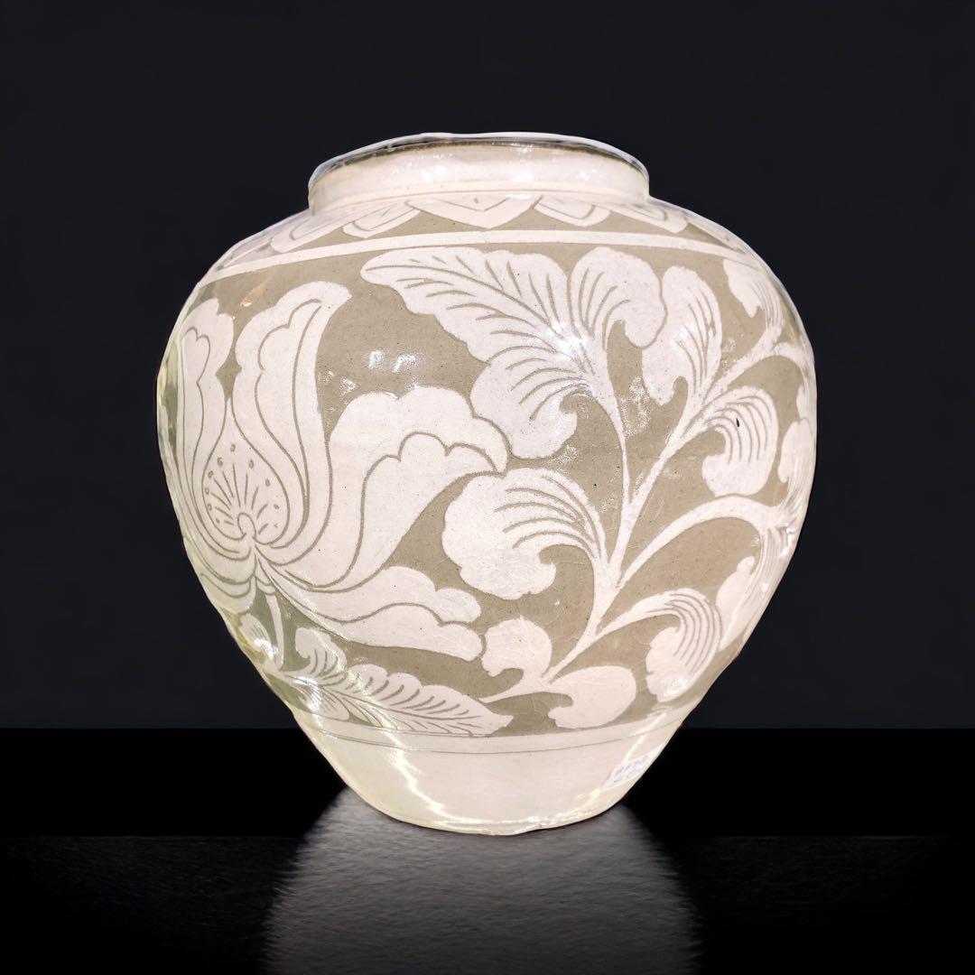 中国 磁州窯 白釉 剔花卉文　骨董品　アンティーク　花瓶　古美術
