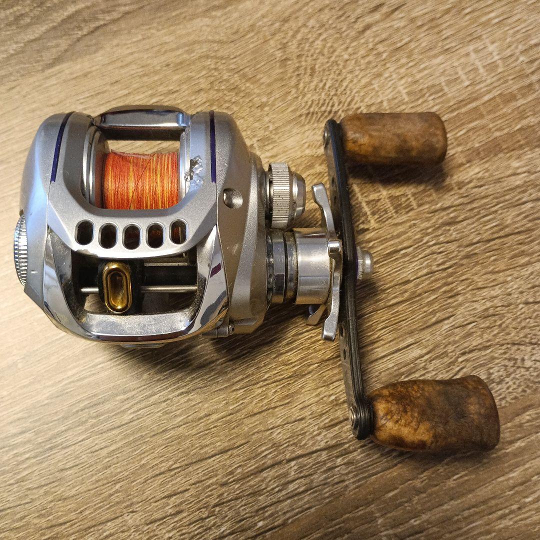 HLC ベイトリール シルバー