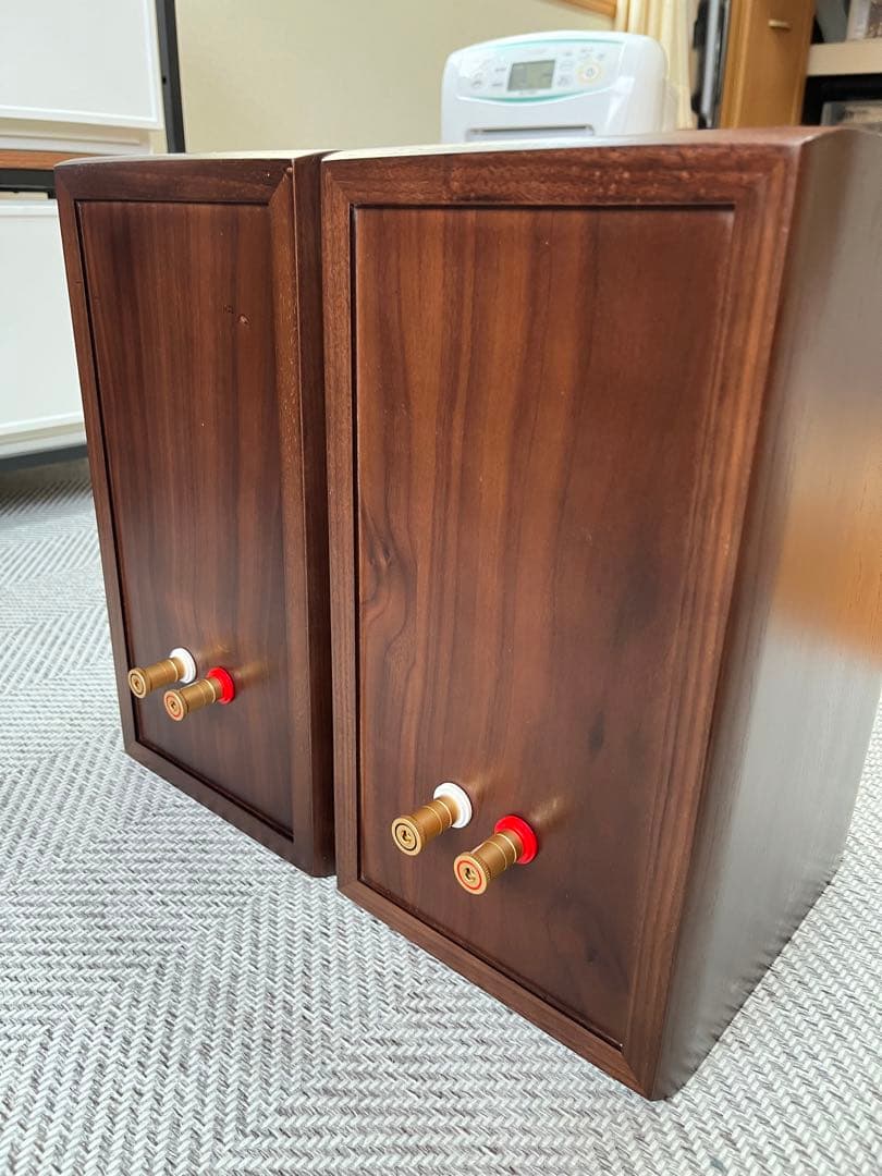 自作スピーカー　② ウォールナット無垢エンクロージャー