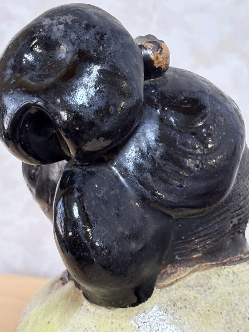 信楽焼　松茸を持つタヌキの置き物　狸庵　金運　商売繁盛　アンティーク