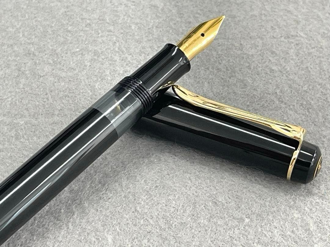 【未使用】 Pelikan ペリカン 万年筆 M200 ブラック　雛二羽
