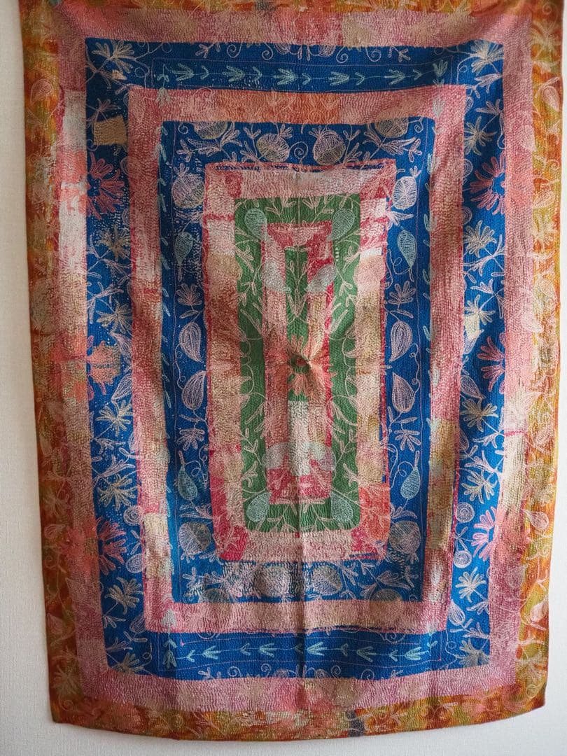 【希少】　スザニ刺繍カンタキルト　スザニ刺繍　ピンク　インド　一点もの