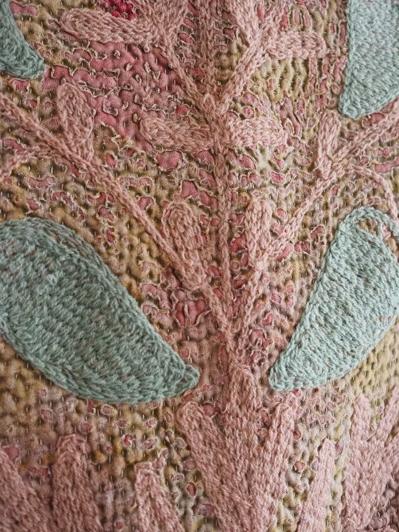 【希少】　スザニ刺繍カンタキルト　スザニ刺繍　ピンク　インド　一点もの