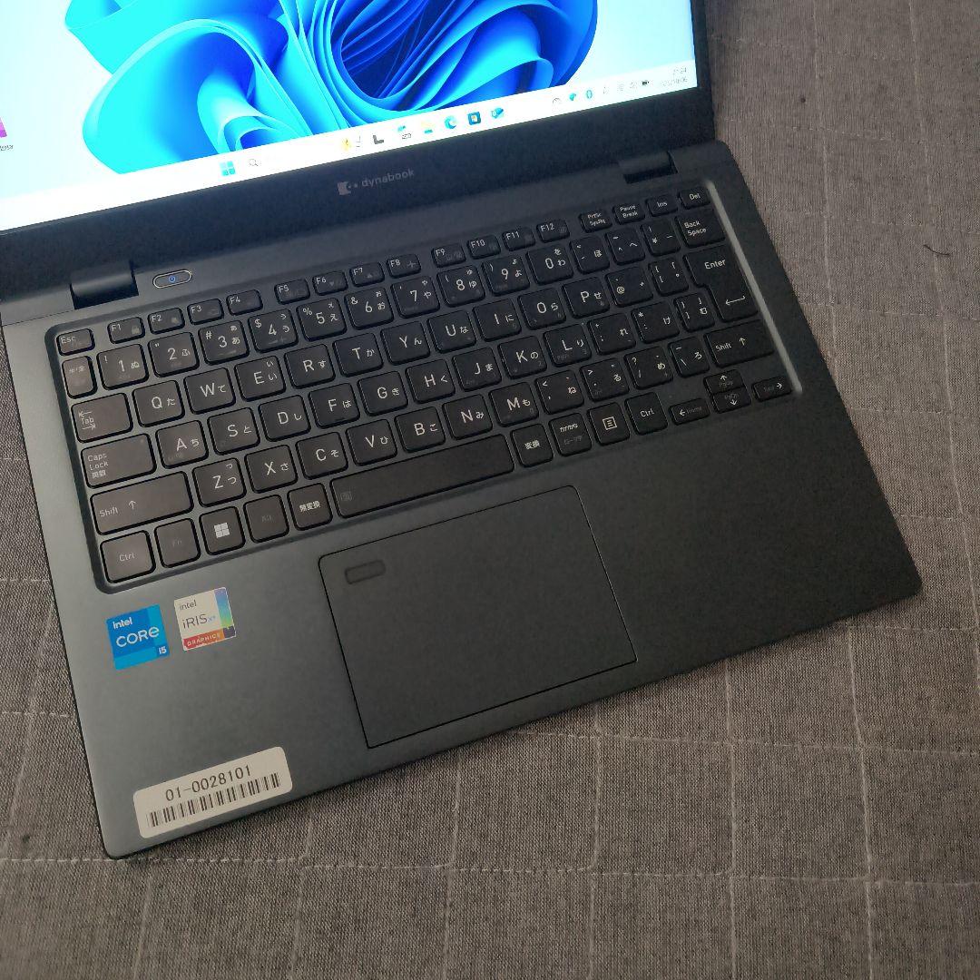美品 Dynabook 超軽量 驚速 12世代i5 16GB 新品1TB 33