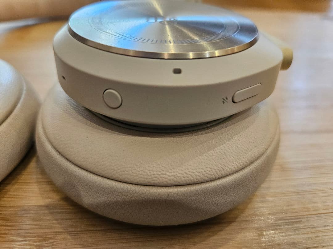 Bang & Olufsen Beoplay HX ワイヤレスヘッドフォン