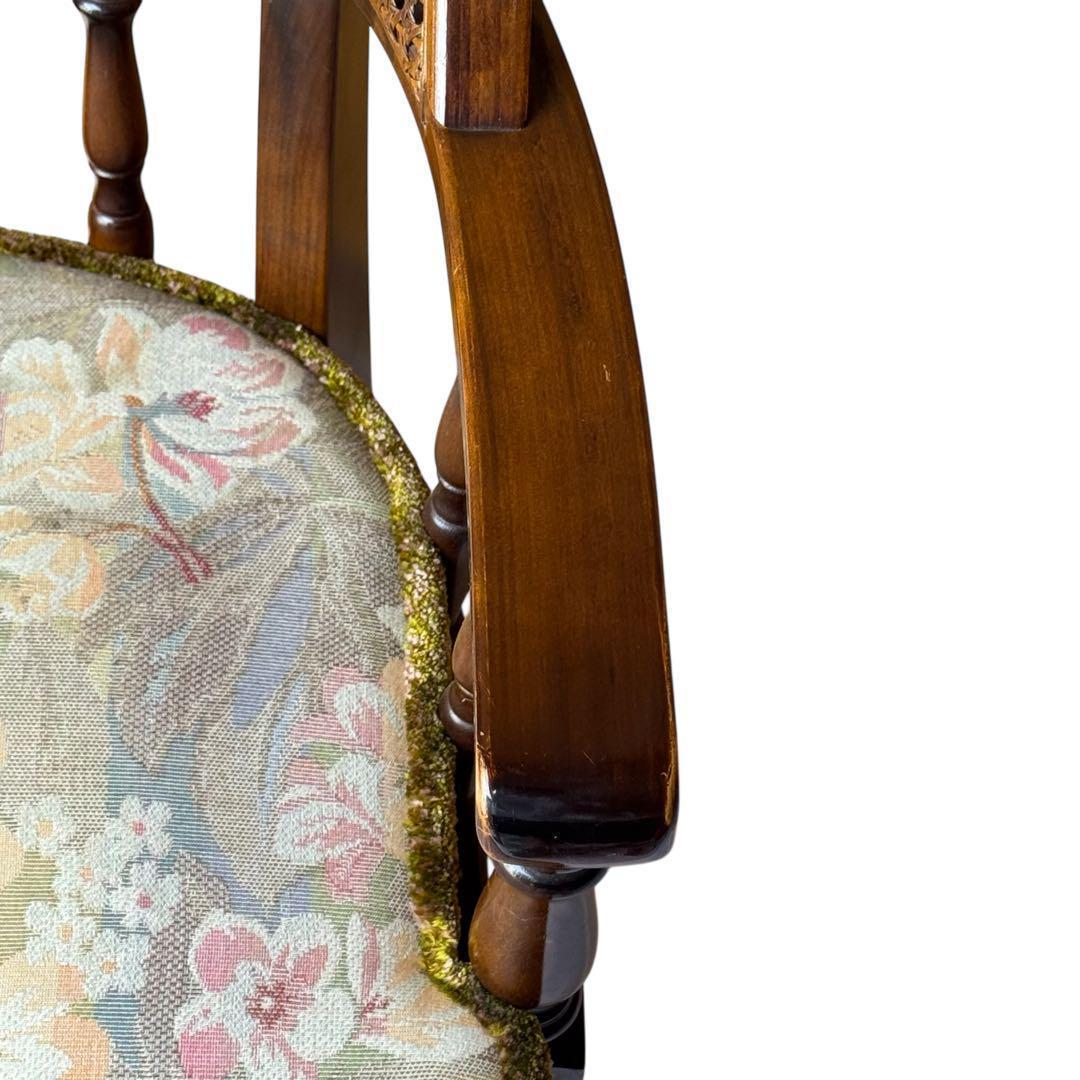 カリモク　コロニアル　アームチェア　ラタン　花柄