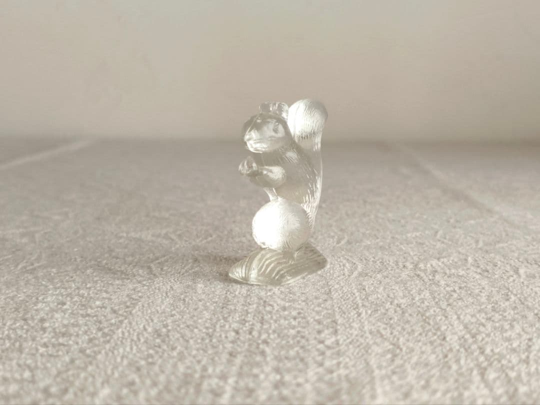 * vintage glass figure ୨୧ * ガラスの リスさん