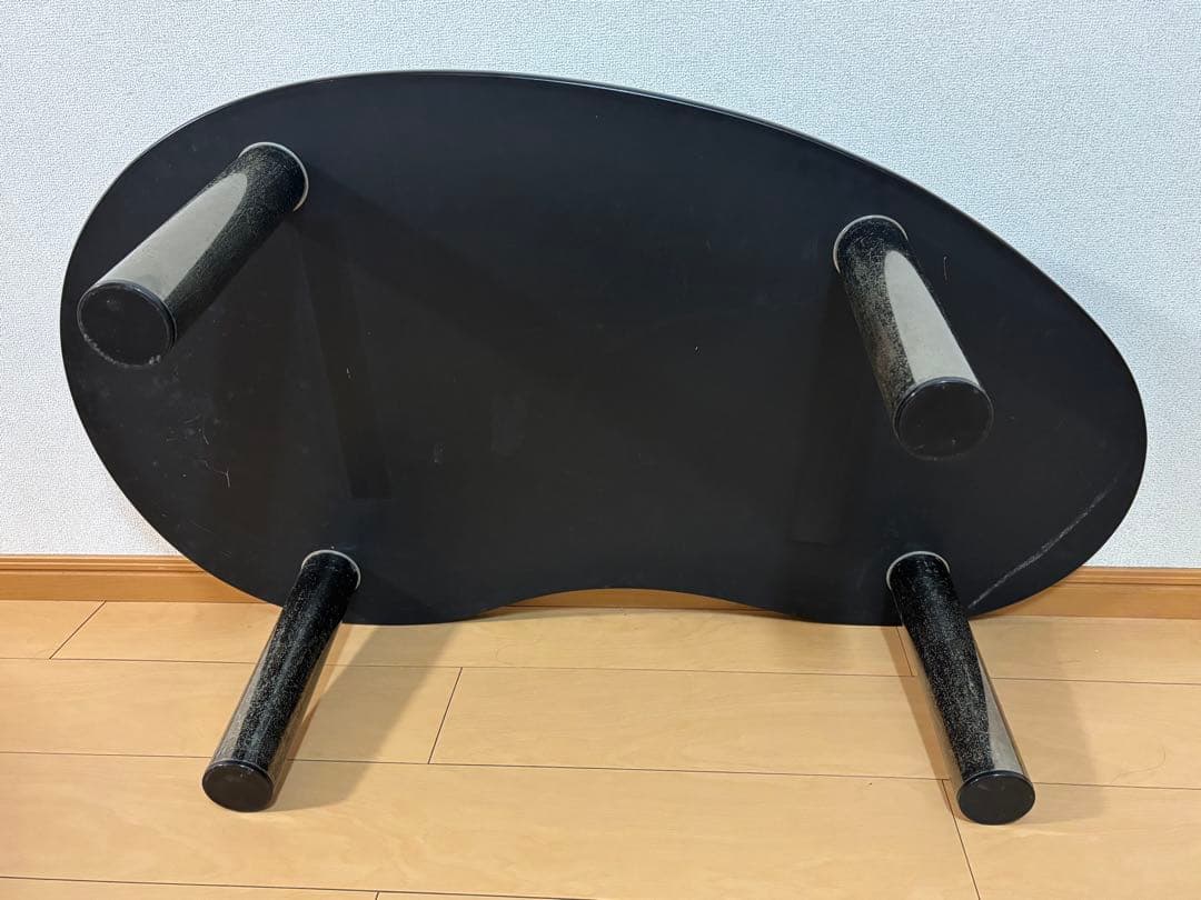 【送料込】マーブル調の勾玉型コーヒーテーブル