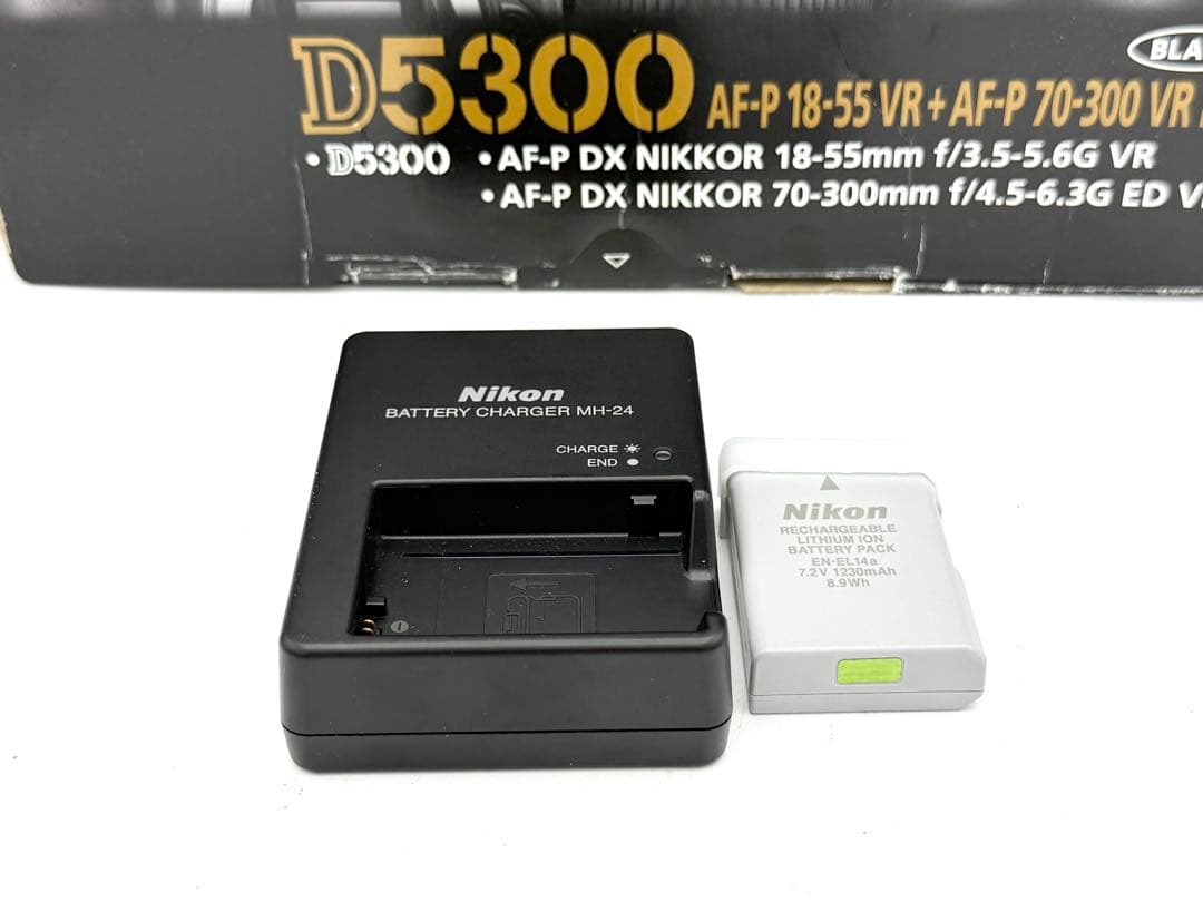 【ショット数1052】Nikon D5300 ダブルズームキット　完動品