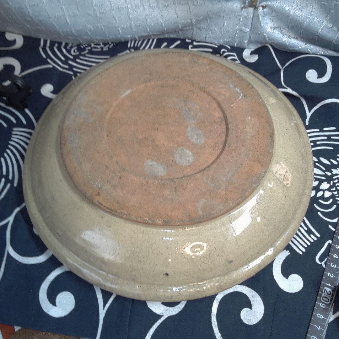 骨董３ 花模様の陶器の皿