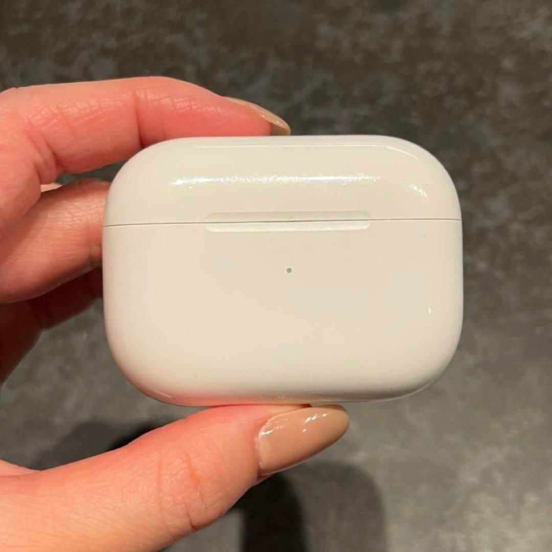 【付属品つき】AirPods pro 第一世代 ワイヤレス充電ケース付き