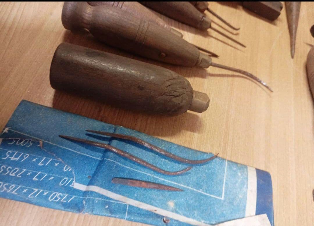 ビンテージ 手縫い靴職人の工具 レザークラフト 革細工 古道具 ハンドメイド