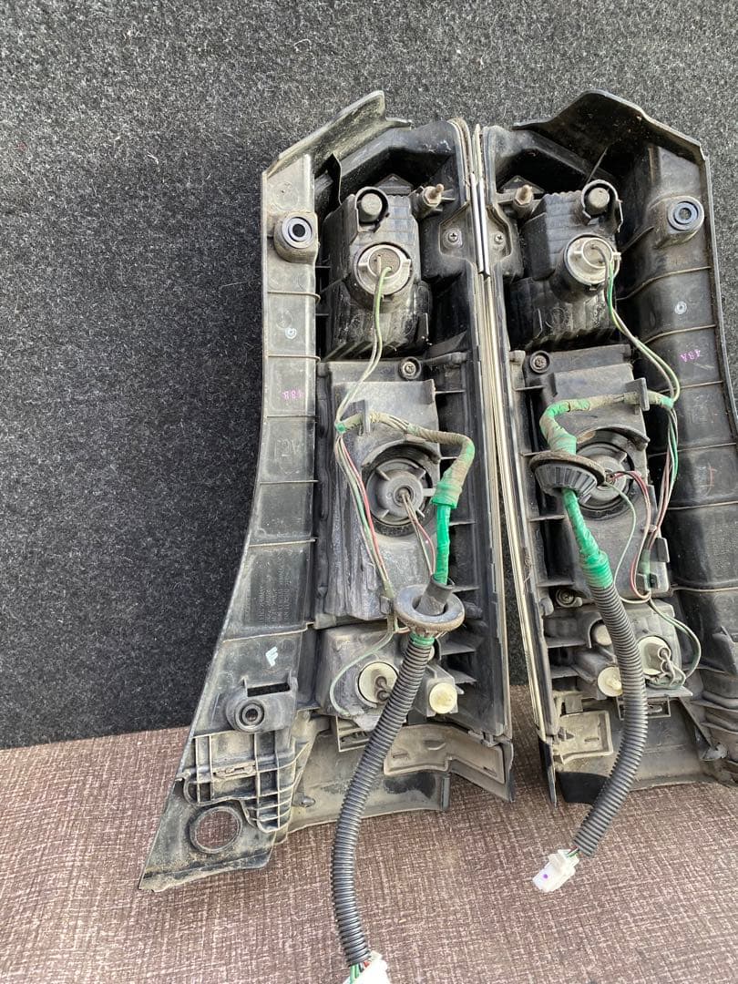 ホンダ N-BOX DBA-JF1 テールランプ 右左セット HONDA