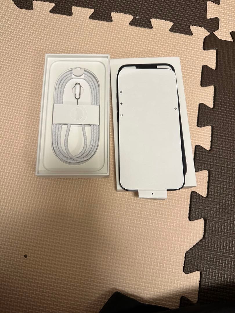 iPhone 16e 128Gb ブラック 本体 SIM フリー