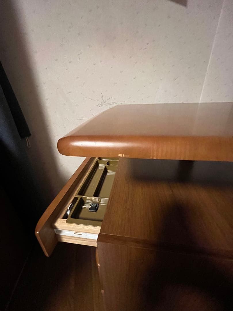 miu⭐︎さま　学習机のみ　オクモト