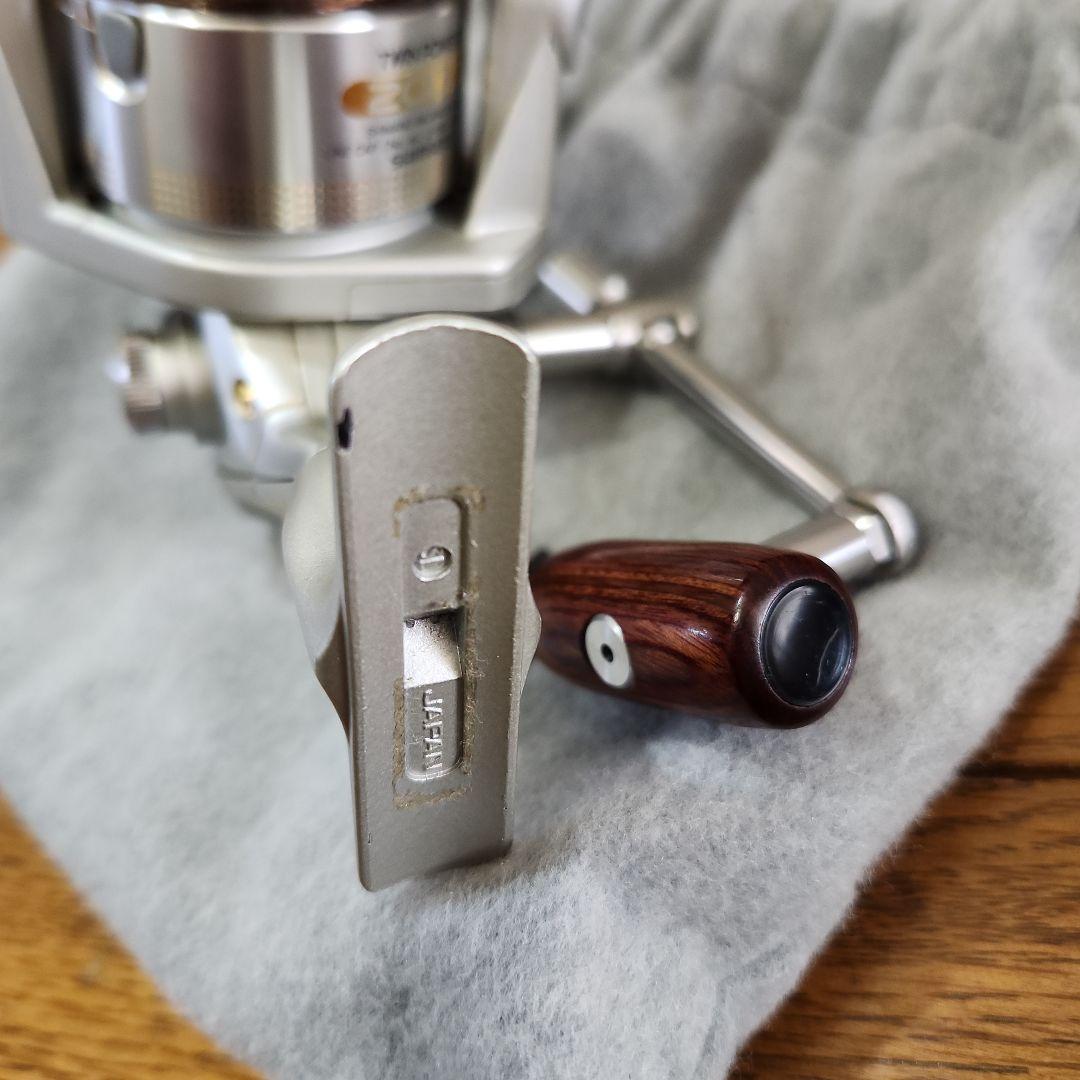 SHIMANO TWIN POWER 2000 スピニングリール