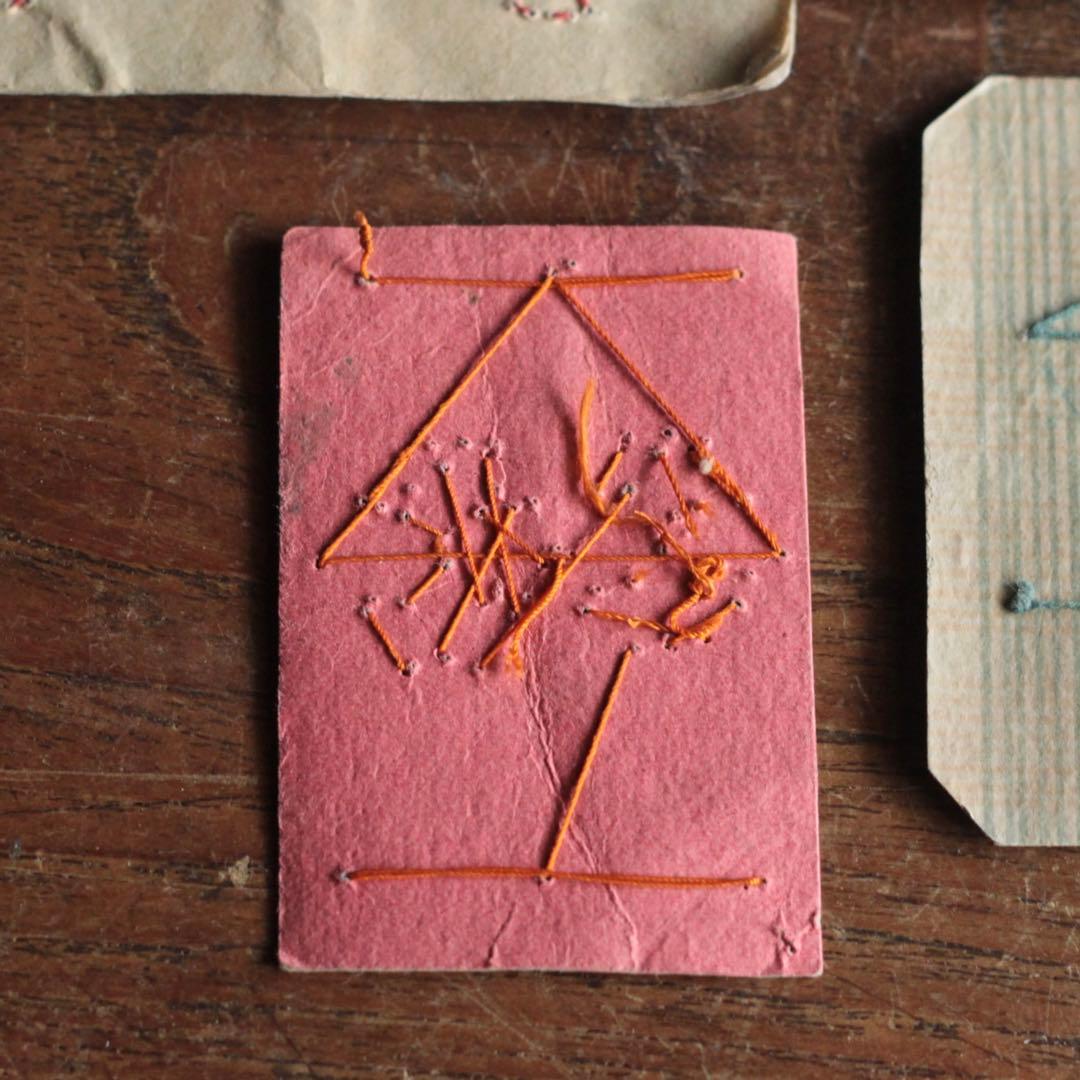 古い 背守り 4種 No.2 厚紙に刺繍 古道具 アンティーク