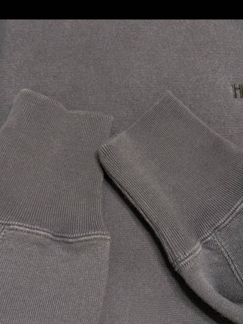 HOLIDAY スウェット