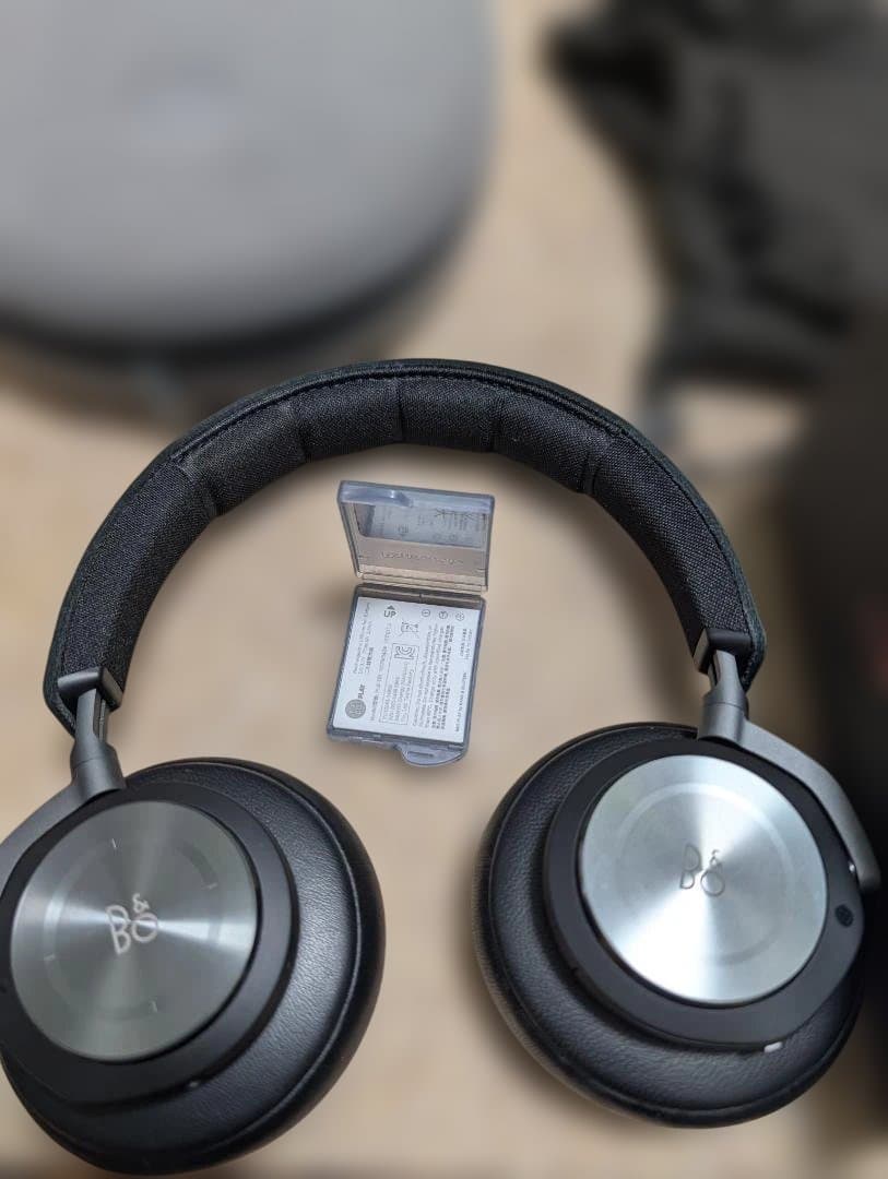 Bang & Olufsen Beoplay H9 予備バッテリー付き