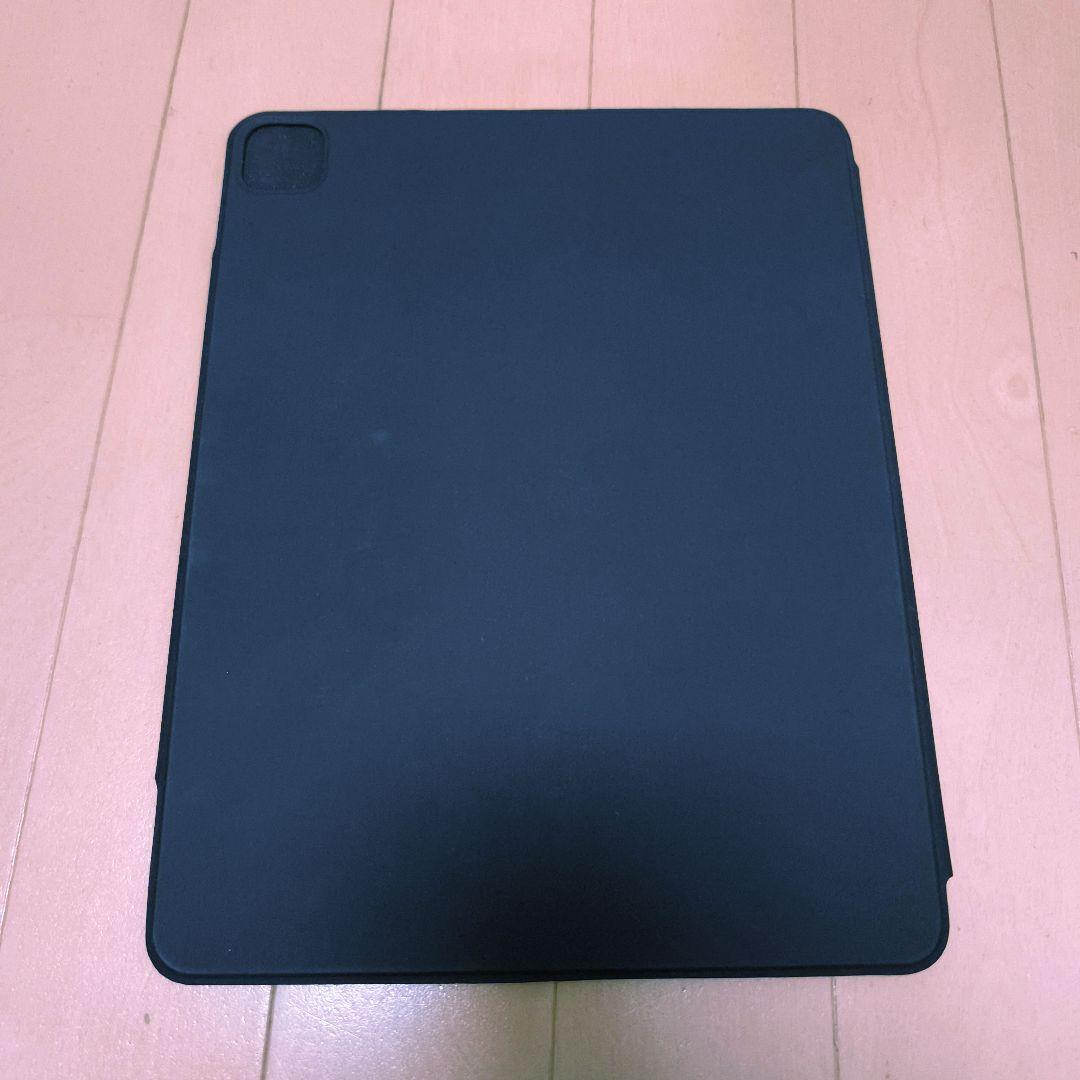 Apple iPad Pro 12.9インチ (第5世代)　別売ケース付属